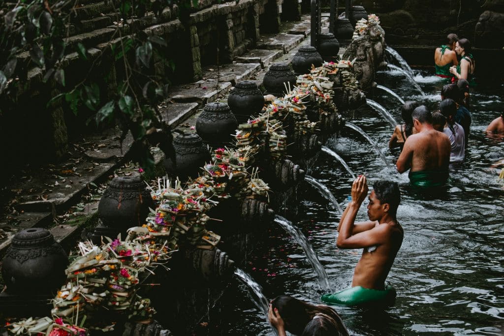 converse in basic Balinese